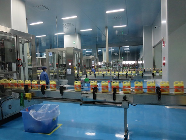 Liquid detergent production line